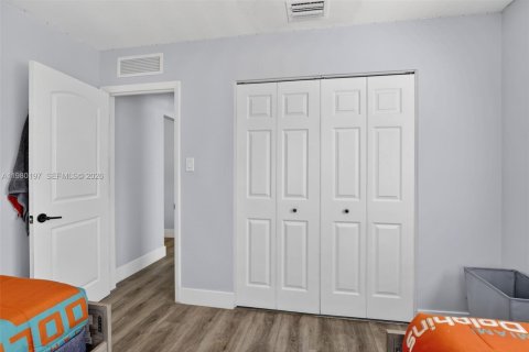 Купить виллу или дом в Тамарак, Флорида 2 спальни, 101.26м2, № 2043609 - фото 23