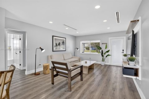 Купить виллу или дом в Тамарак, Флорида 2 спальни, 101.26м2, № 2043609 - фото 7