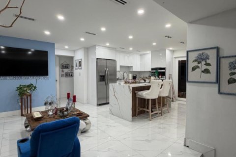 Casa en venta en Hialeah, Florida, 4 dormitorios, 124.21 m2 № 1987153 - foto 6