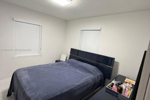 Casa en venta en Hialeah, Florida, 4 dormitorios, 124.21 m2 № 1987153 - foto 8