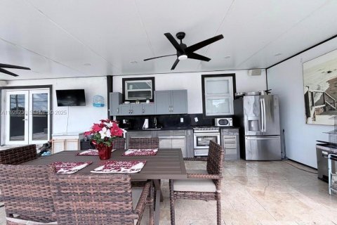 Casa en venta en Hialeah, Florida, 4 dormitorios, 124.21 m2 № 1987153 - foto 22