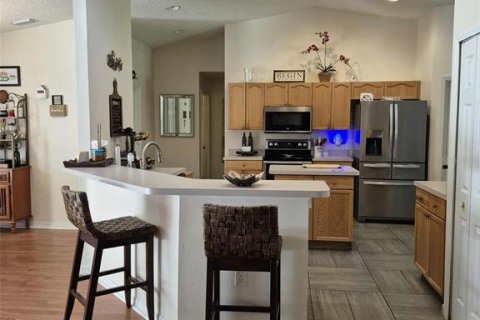 Villa ou maison à louer à Mount Dora, Floride: 3 chambres, 206.61 m2 № 1901786 - photo 4