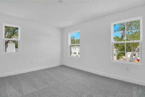 House in Mount Dora, Florida 5 bedrooms, 281.49 sq.m. № 1898937 - photo 18