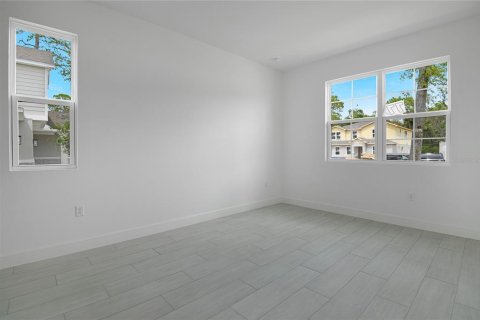 House in Mount Dora, Florida 5 bedrooms, 281.49 sq.m. № 1898937 - photo 9