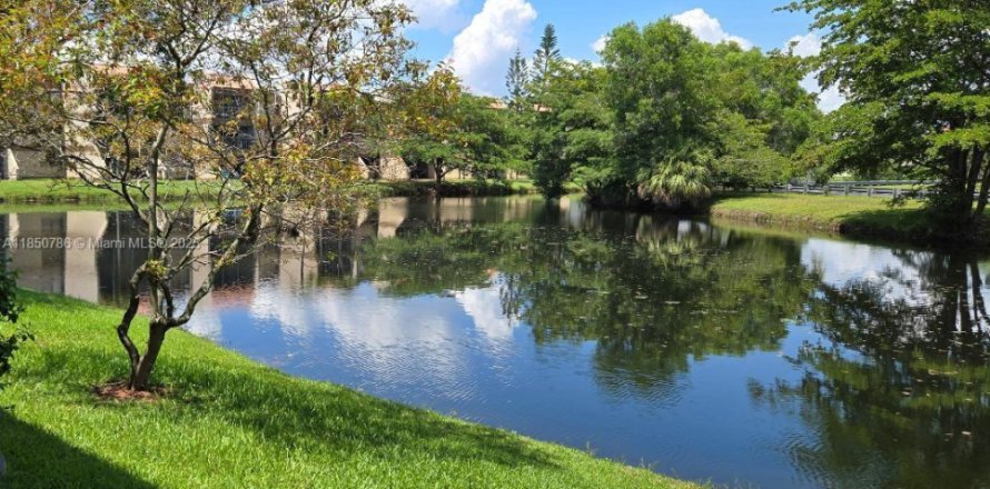 Condo in Weston, Florida, 2 bedrooms № 1854957