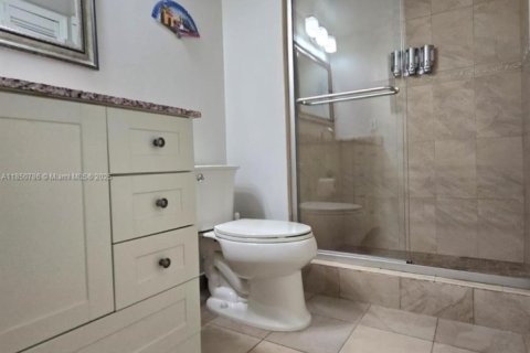 Condo in Weston, Florida, 2 bedrooms  № 1854957 - photo 10