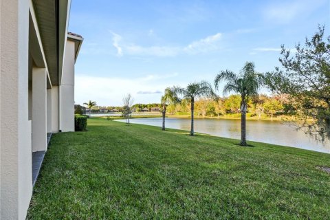 House in Lake Mary, Florida 4 bedrooms, 397.81 sq.m. № 1586683 - photo 3