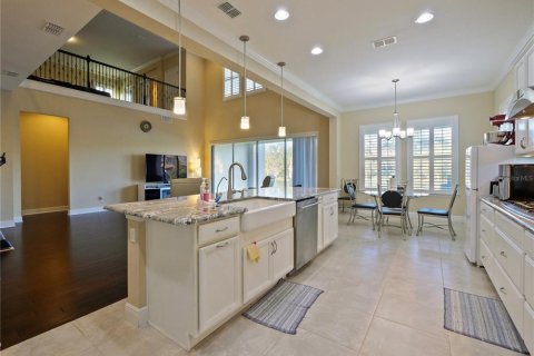 House in Lake Mary, Florida 4 bedrooms, 397.81 sq.m. № 1586683 - photo 12