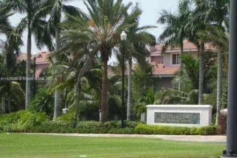 Condo in Coral Springs, Florida, 1 bedroom  № 1960646 - photo 16