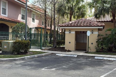 Condo in Coral Springs, Florida, 1 bedroom  № 1960646 - photo 17