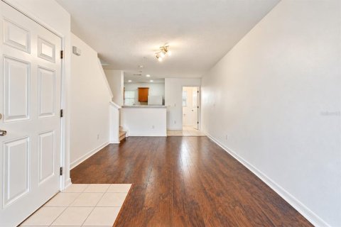 Touwnhouse à louer à Tampa, Floride: 2 chambres, 111.48 m2 № 2388705 - photo 12