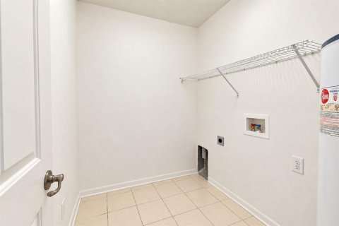 Touwnhouse à louer à Tampa, Floride: 2 chambres, 111.48 m2 № 2388705 - photo 14