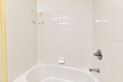 Touwnhouse à louer à Tampa, Floride: 2 chambres, 111.48 m2 № 2388705 - photo 18