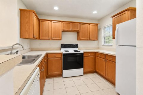 Touwnhouse à louer à Tampa, Floride: 2 chambres, 111.48 m2 № 2388705 - photo 6