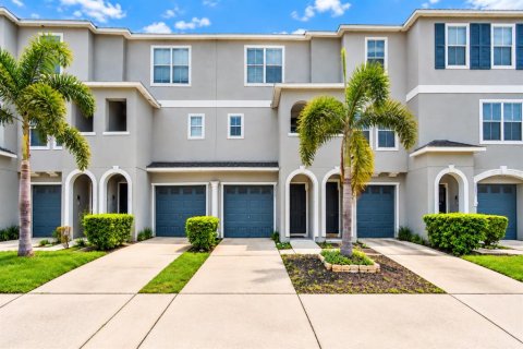 Touwnhouse à PALM RIVER TOWNHOMES à Tampa, Floride 2 chambres, 111.48 m2 № 2388705