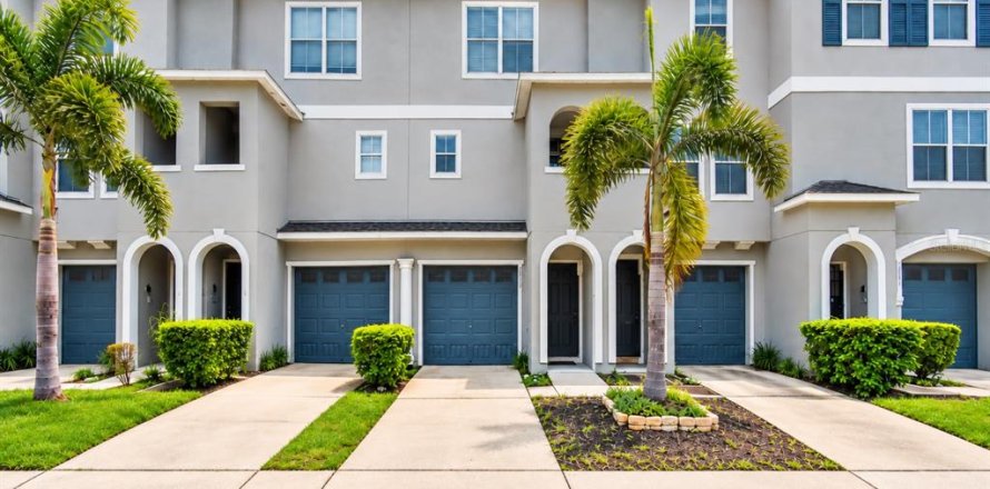 Touwnhouse à PALM RIVER TOWNHOMES à Tampa, Floride 2 chambres, 111.48 m2 № 2388705