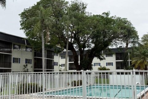 Condominio en venta en Davie, Florida, 2 dormitorios, 91.97 m2 № 2048651 - foto 2