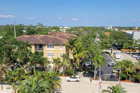 Condominio en alquiler en Sarasota, Florida, 2 dormitorios, 97.64 m2 № 1737420 - foto 9