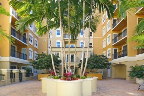 Condominio en alquiler en Sarasota, Florida, 2 dormitorios, 97.64 m2 № 1737420 - foto 2