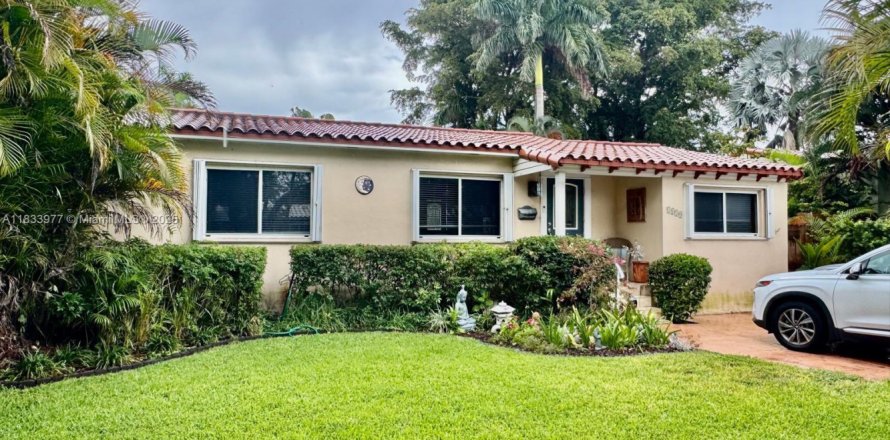 Villa ou maison à Hollywood, Floride 4 chambres, 170.2 m2 № 1813894