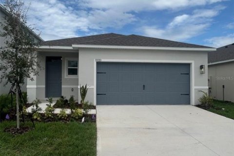 House in Davenport, Florida 4 bedrooms, 154.68 sq.m. № 2092718
