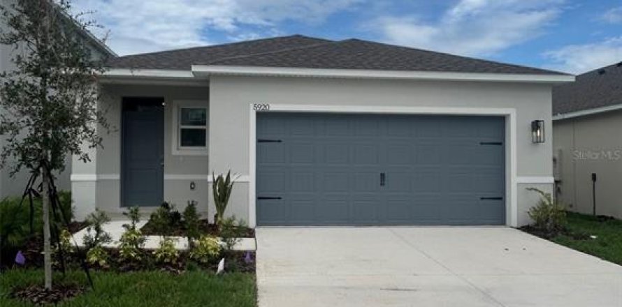 House in Davenport, Florida 4 bedrooms, 154.68 sq.m. № 2092718