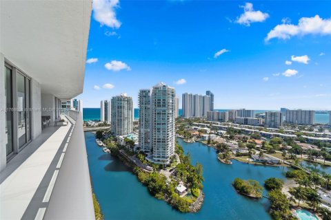 Condo in Sunny Isles Beach, Florida, 4 bedrooms  № 1867567 - photo 1