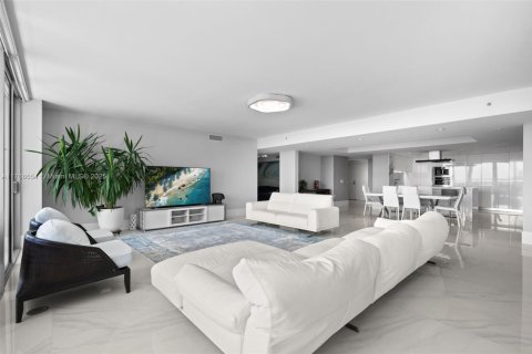 Condo in Sunny Isles Beach, Florida, 4 bedrooms  № 1867567 - photo 3