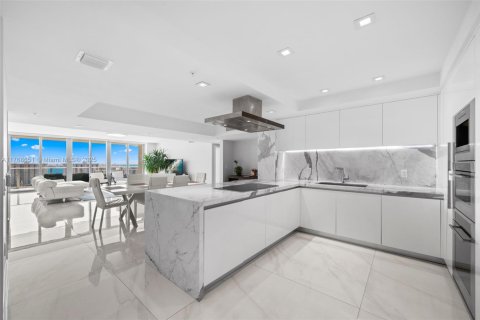 Condo in Sunny Isles Beach, Florida, 4 bedrooms  № 1867567 - photo 16