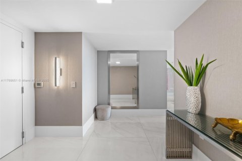 Condo in Sunny Isles Beach, Florida, 4 bedrooms  № 1867567 - photo 5