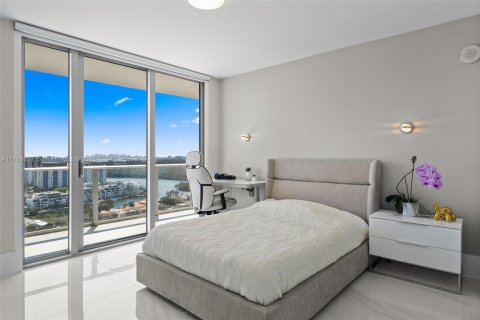 Condo in Sunny Isles Beach, Florida, 4 bedrooms  № 1867567 - photo 25