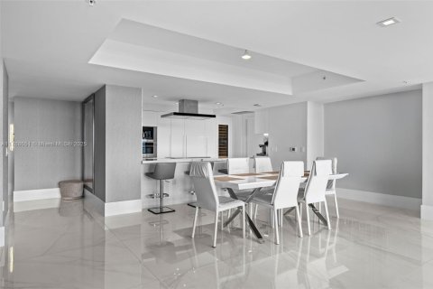 Condo in Sunny Isles Beach, Florida, 4 bedrooms  № 1867567 - photo 9
