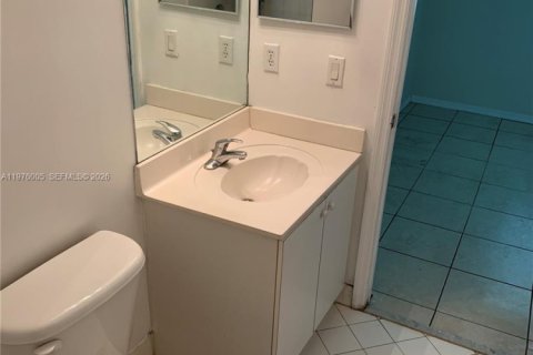 Copropriété à louer à Homestead, Floride: 2 chambres, 75.72 m2 № 2040269 - photo 6