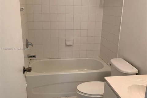 Copropriété à louer à Homestead, Floride: 2 chambres, 75.72 m2 № 2040269 - photo 5