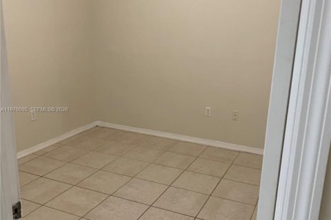 Copropriété à louer à Homestead, Floride: 2 chambres, 75.72 m2 № 2040269 - photo 8