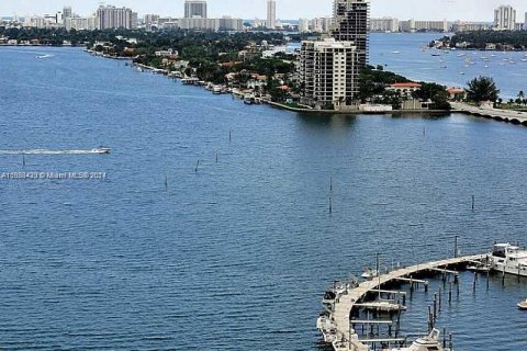 Condo in Miami, Florida, 2 bedrooms  № 1729436 - photo 4