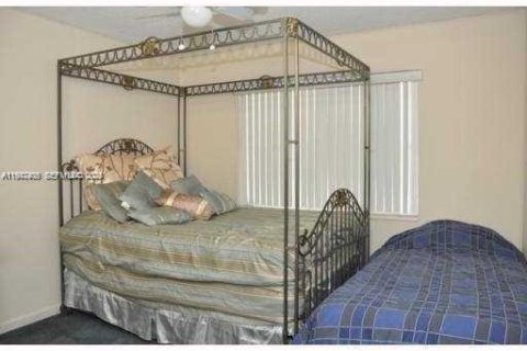 Condo in North Miami, Florida, 1 bedroom  № 2003541 - photo 7