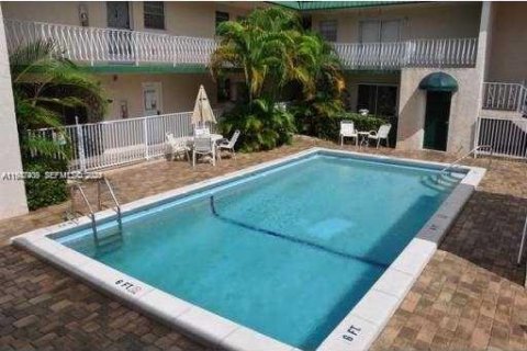 Condo in North Miami, Florida, 1 bedroom  № 2003541 - photo 6