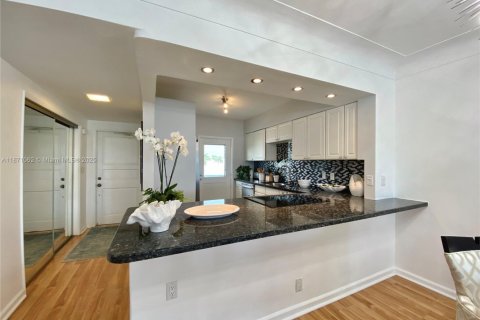 Copropriété à vendre à Lighthouse Point, Floride: 1 chambre, 102.19 m2 № 1979648 - photo 19