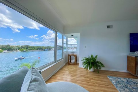 Copropriété à vendre à Lighthouse Point, Floride: 1 chambre, 102.19 m2 № 1979648 - photo 10