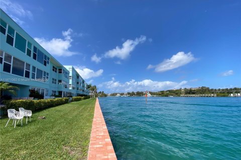 Copropriété à vendre à Lighthouse Point, Floride: 1 chambre, 102.19 m2 № 1979648 - photo 4