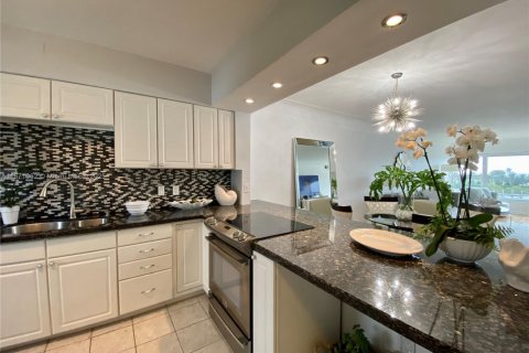 Copropriété à vendre à Lighthouse Point, Floride: 1 chambre, 102.19 m2 № 1979648 - photo 15