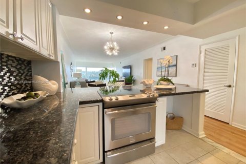 Copropriété à vendre à Lighthouse Point, Floride: 1 chambre, 102.19 m2 № 1979648 - photo 16