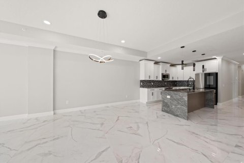 Condo in Clearwater, Florida, 3 bedrooms № 2195379 - photo 12