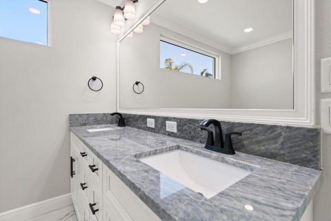 Condo in Clearwater, Florida, 3 bedrooms № 2195379 - photo 25