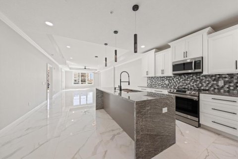 Condo in Clearwater, Florida, 3 bedrooms № 2195379 - photo 6
