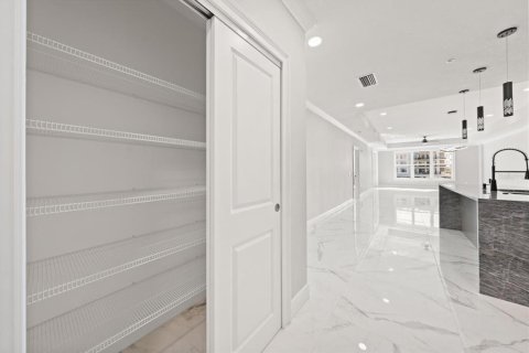 Condo in Clearwater, Florida, 3 bedrooms № 2195379 - photo 20