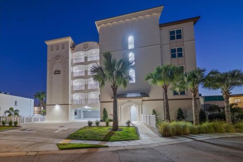Condo in Clearwater, Florida, 3 bedrooms № 2195379 - photo 2