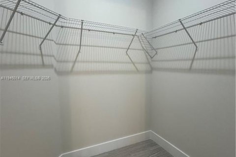 House in Lehigh Acres, Florida 4 bedrooms, 133.69 sq.m. № 2004237 - photo 11