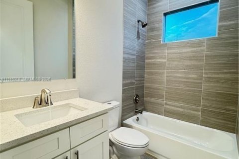 House in Lehigh Acres, Florida 4 bedrooms, 133.69 sq.m. № 2004237 - photo 13